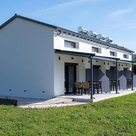 Arroyo Apartment